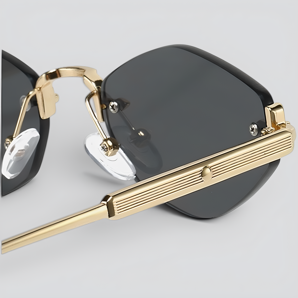 Aris Gold x Black