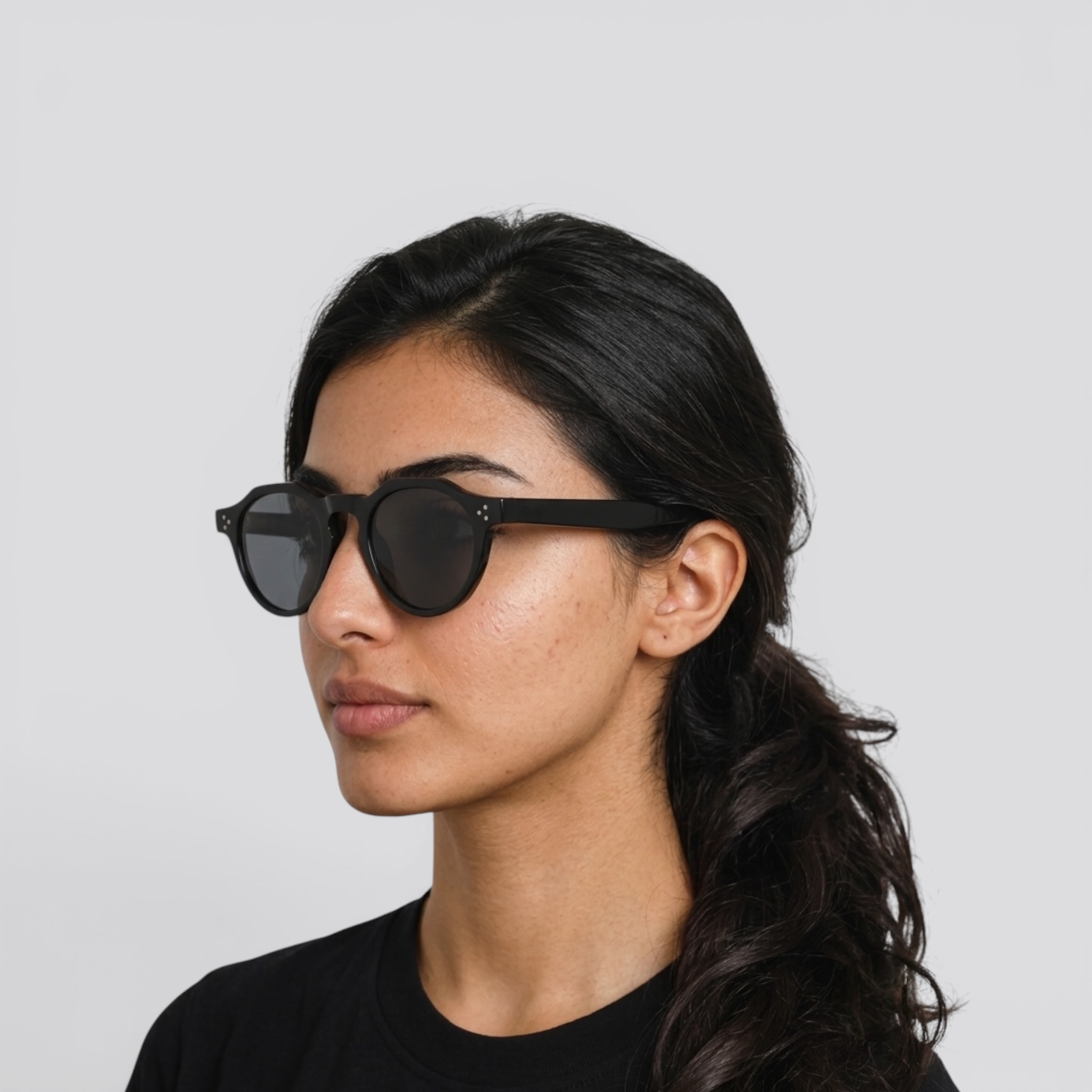 Savio Round Black
